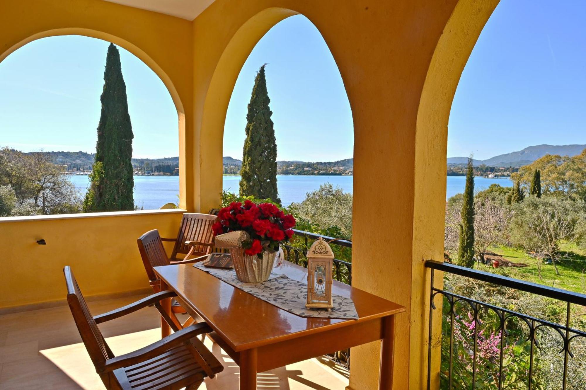 Villa Efterpi Контокали Экстерьер фото